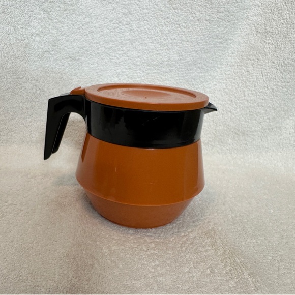 Vintage‎ Vollrath 2410 1 Cup Tea/Coffee Server Plastic Pitcher MCM Orange/Black - Picture 1 of 7